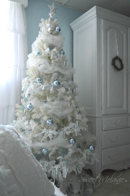 100 idées de décorations de sapin de Noël blancs 9