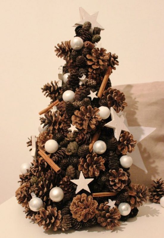 54 décos de Noël avec des pommes de pins 21