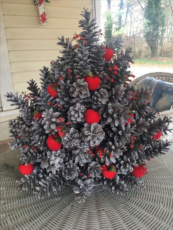 54 décos de Noël avec des pommes de pins 62