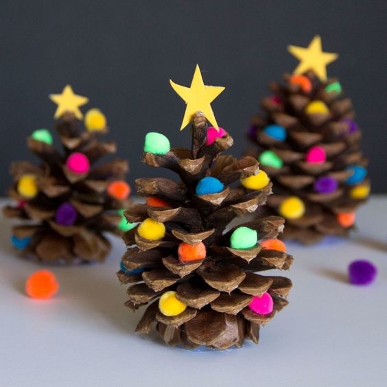 54 décos de Noël avec des pommes de pins 75