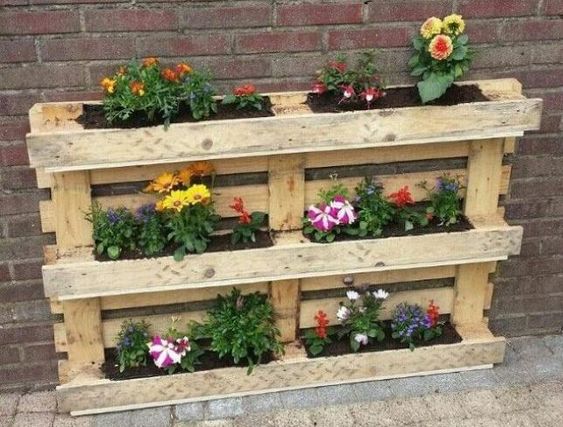 28 idées pour fabriquer une jardinière en palettes 18