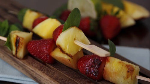 8 Recettes originales de brochettes de fruits 1