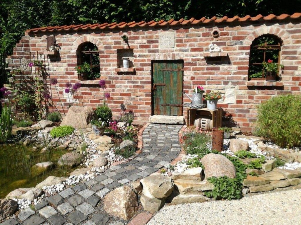 79 top idées pour décorer le jardin avec des pierres 44