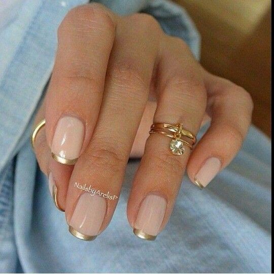 Les 50 plus belles idées d'ongles de mariage 24