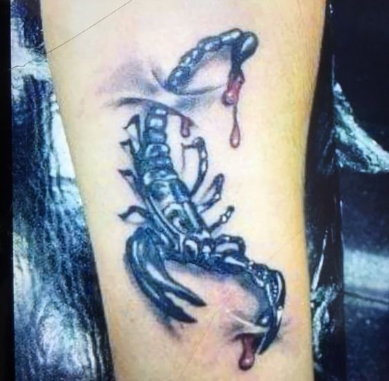 Les 50 plus beaux tatouages scorpion 38