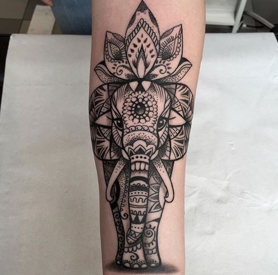 Les 100 plus beaux tatouages mandala pour femme 38