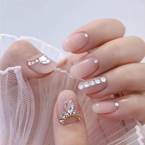 Les 50 plus belles idées d'ongles de mariage 40