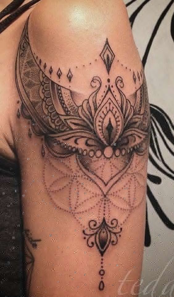 Les 100 plus beaux tatouages mandala pour femme 46