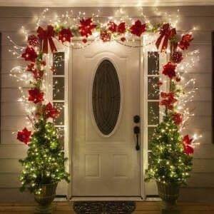 23 idées pour décorer votre entrée à Noël 5