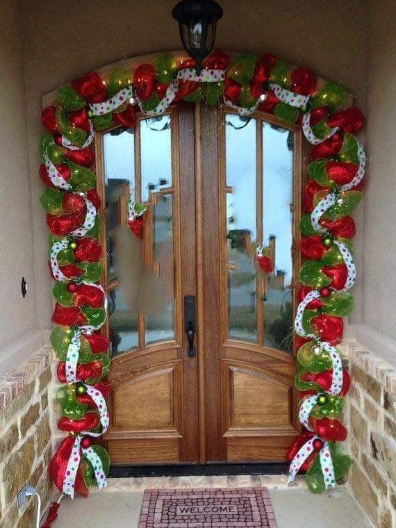 23 idées pour décorer votre entrée à Noël 6