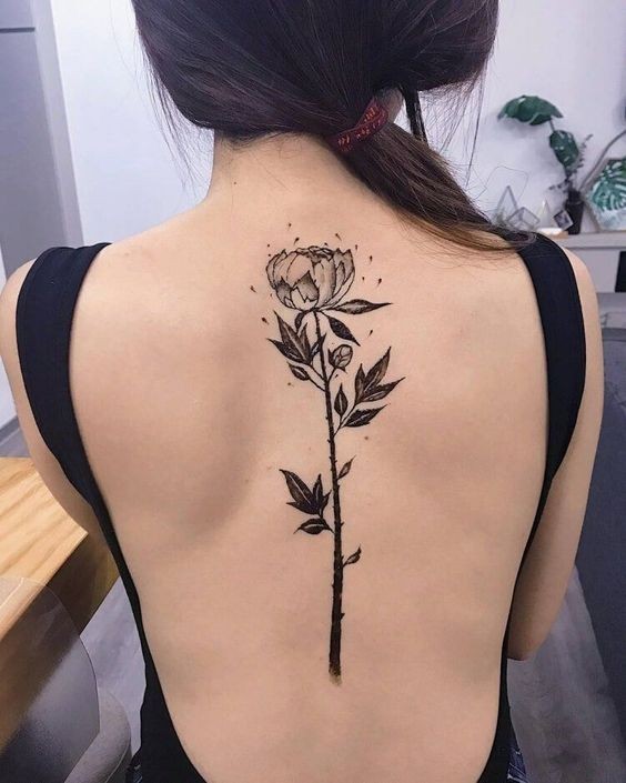 Les 100 plus beaux tatouages dos femme 61