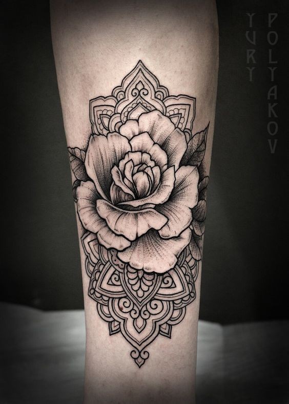 Les 100 plus beaux tatouages mandala pour femme 64