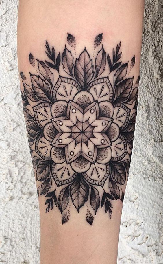 Les 100 plus beaux tatouages mandala pour femme 66