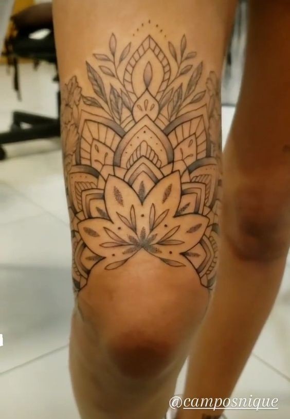 Les 100 plus beaux tatouages mandala pour femme 75