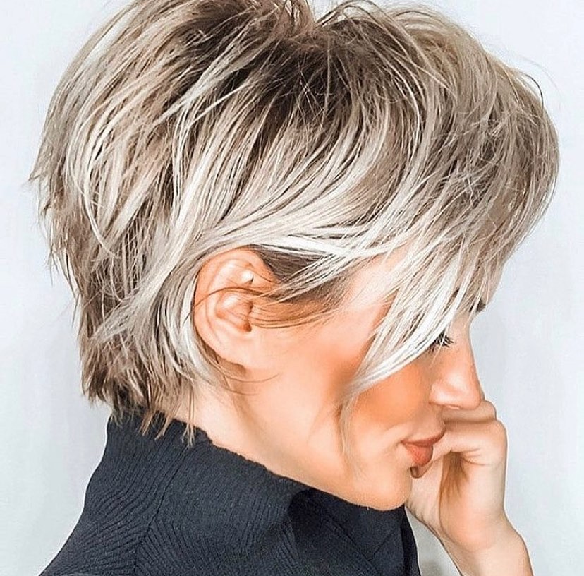 50 styles de coiffures pour femmes aux cheveux courts 22