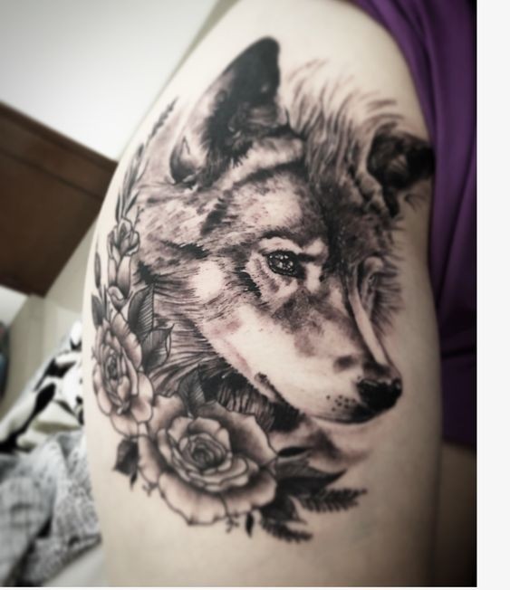 Les 100 plus beaux tatouages loup pour femme 86