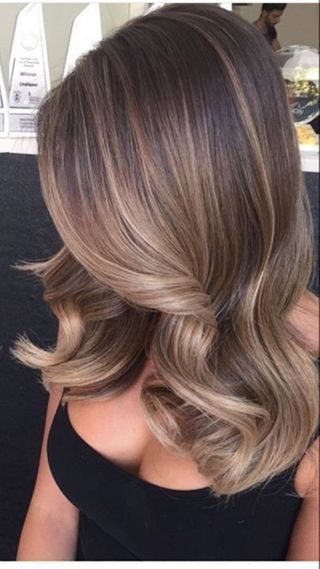 Les 50 plus beaux balayages blond sur cheveux bruns 27