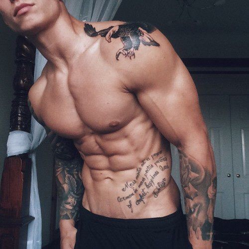 Les 100 plus beaux tatouages pour homme 33