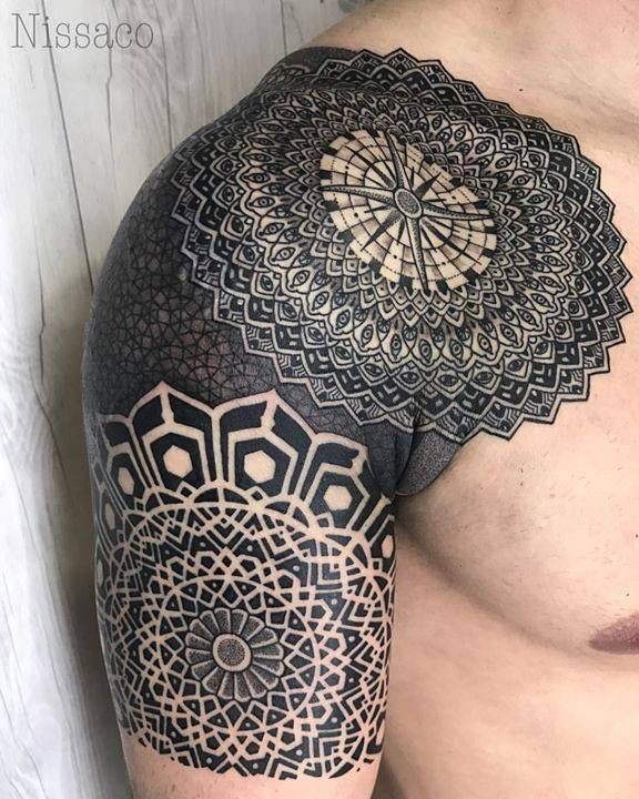 Les 50 plus beaux tatouages épaule homme 4