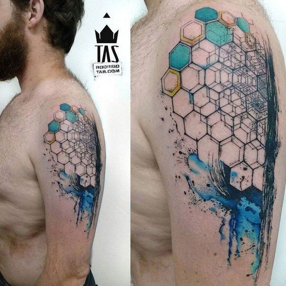 Les 50 plus beaux tatouages géométriques 44