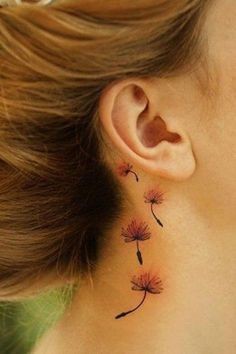 Les 50 plus beaux tatouages derrière l'oreille 19