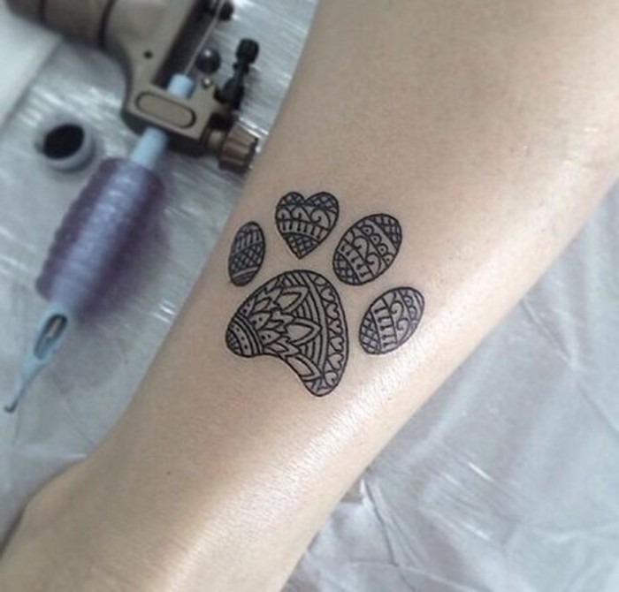 50 top idées de tatouages patte de chien 23