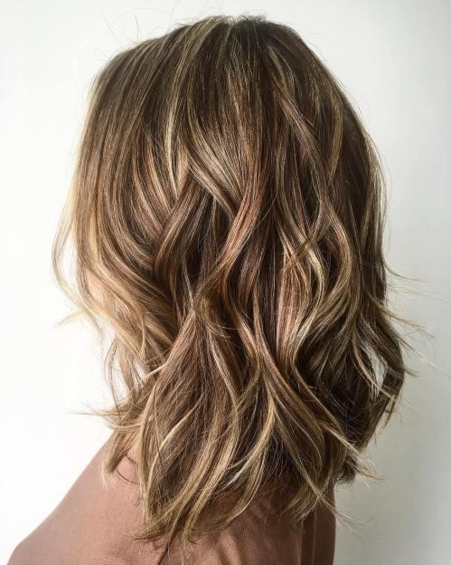 40 coupes de cheveux mi long pour femme de 40 ans 26