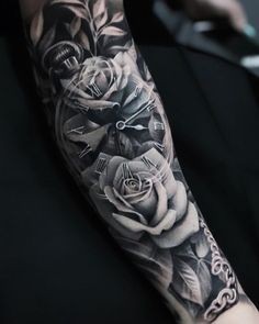 Les 50 plus beaux tatouages horloge 27