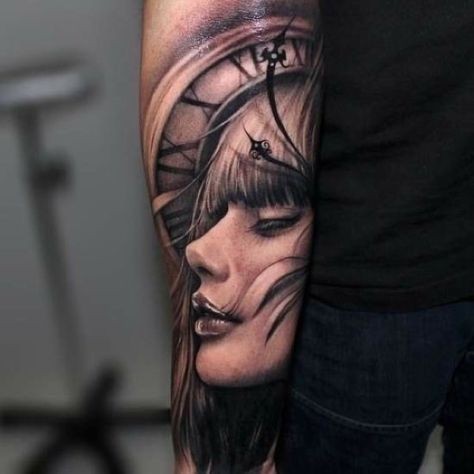 Les 50 plus beaux tatouages horloge 29