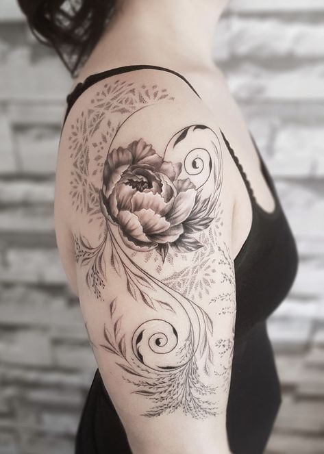 Les 50 plus beaux tatouages femme à l'épaule 42