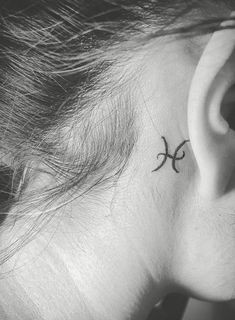 Les 50 plus beaux tatouages derrière l'oreille 7