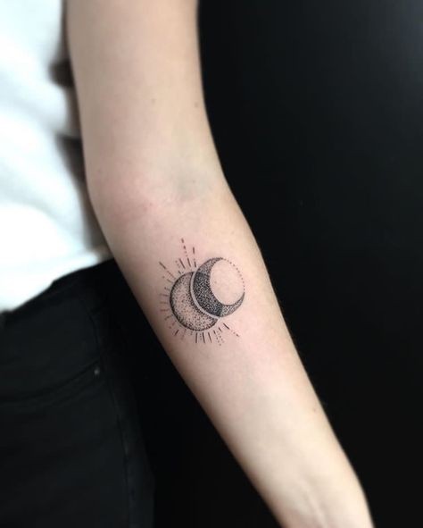 33 top idées de tatouages lune & soleil 12