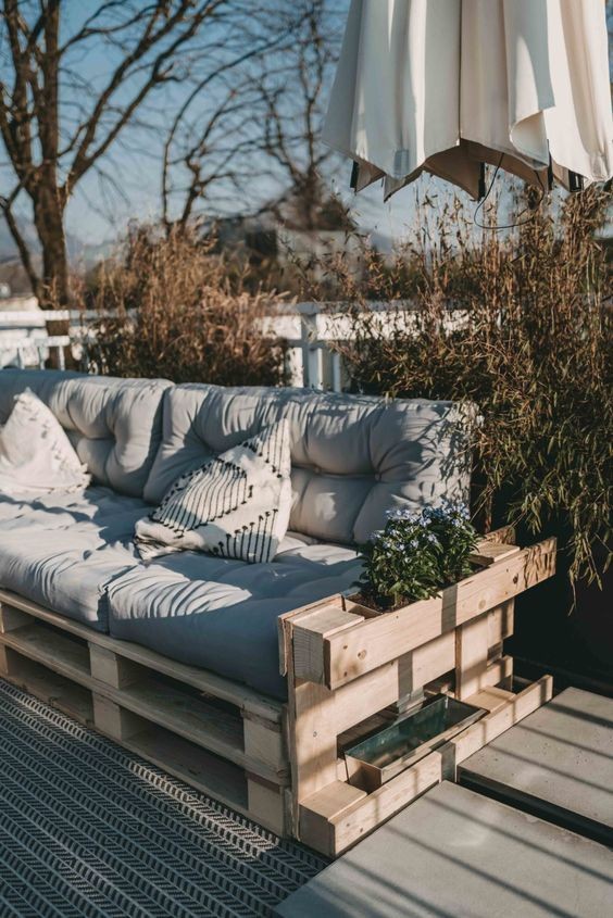 43 décorations de jardin à faire avec des palettes 13