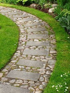 94 idées pour embellir une allée de jardin 13