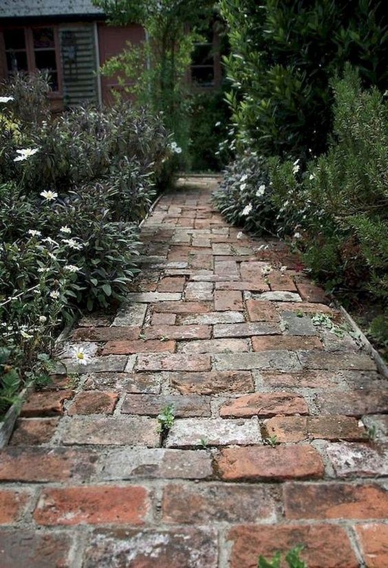 94 idées pour embellir une allée de jardin 40