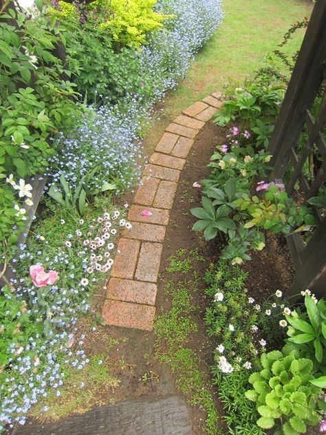 94 idées pour embellir une allée de jardin 50