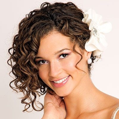 44 Coiffures de mariage pour cheveux courts 32