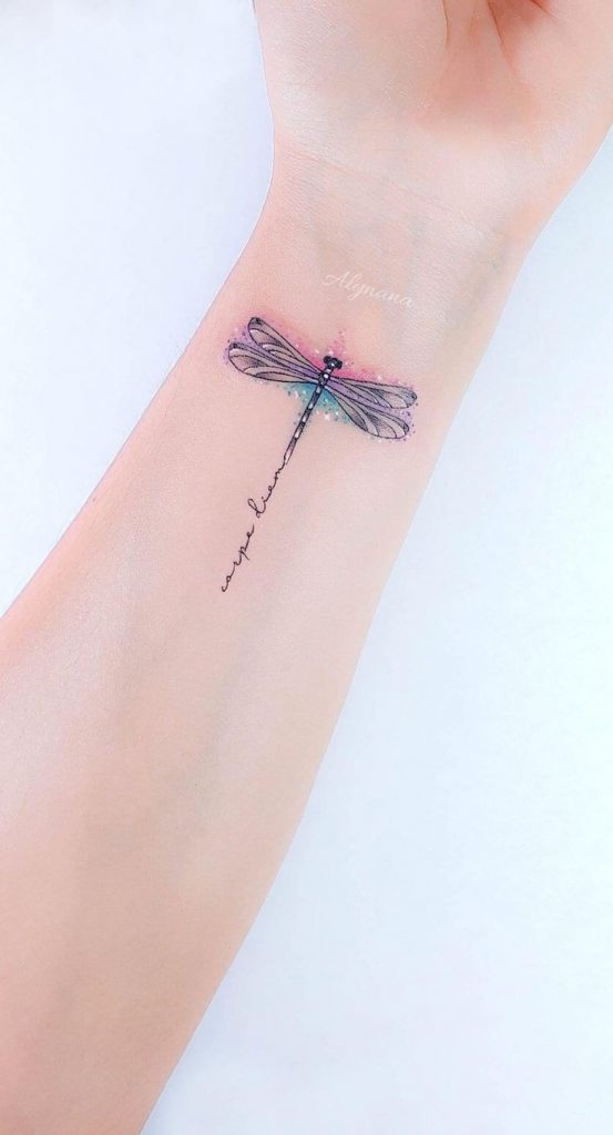 29 idées de tatouages poignet discrets pour femme 5