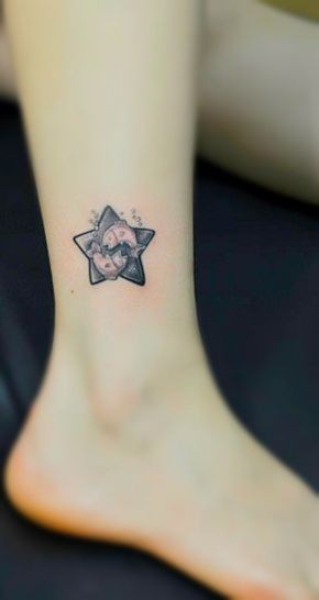 100 idées de tatouages cheville pour femme 33