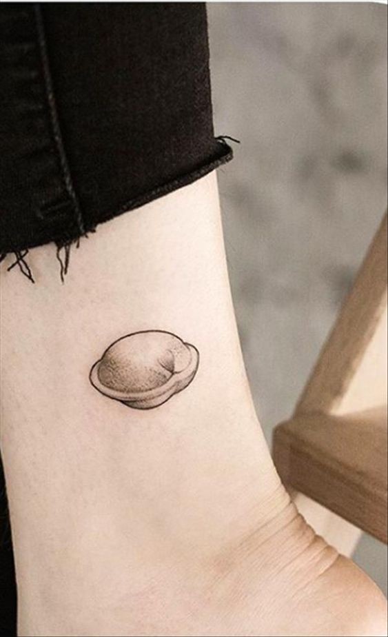 100 idées de tatouages cheville pour femme 36