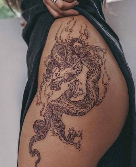 29 tatouages hanche pour femme qui font de l'effet 9