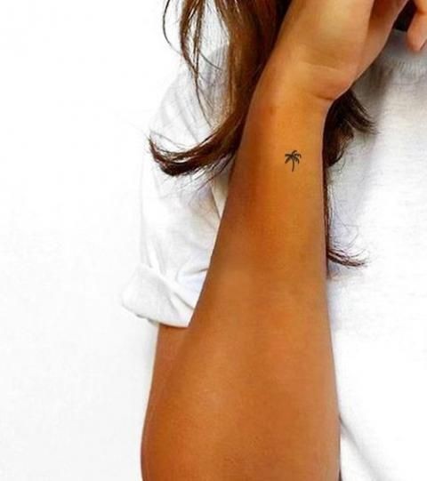 Les 100 plus belles idées de tatouages minimalistes pour femmes 104