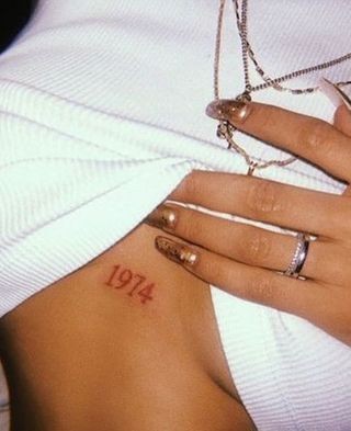 Les 100 plus belles idées de tatouages minimalistes pour femmes 42