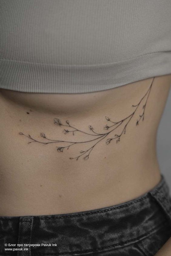 Les 100 plus belles idées de tatouages minimalistes pour femmes 51