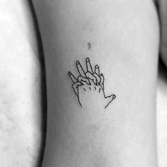 Les 100 plus belles idées de tatouages minimalistes pour femmes 54