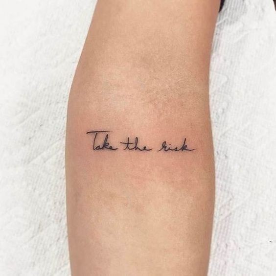 Les 100 plus belles idées de tatouages minimalistes pour femmes 88