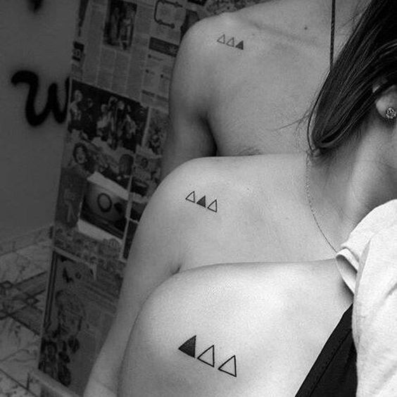 Les 100 plus belles idées de tatouages minimalistes pour femmes 100