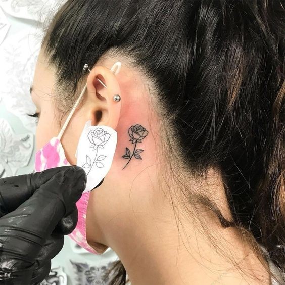 100 Tatouages derrière l'oreille mignons pour femme 51