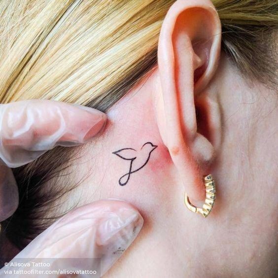 100 Tatouages derrière l'oreille mignons pour femme 86