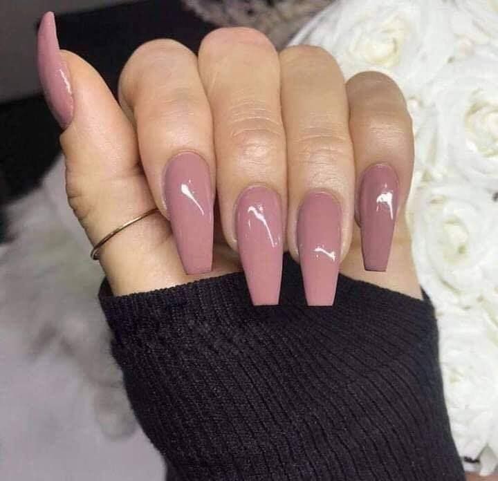 19 idées d'ongles dans les tons rose bonbon 4